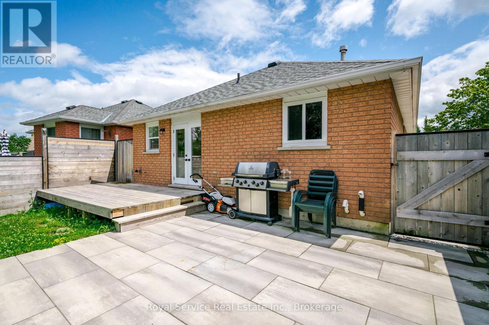 228 TOWERHILL ROAD - 35