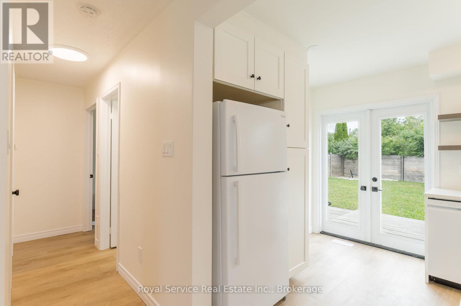 228 TOWERHILL ROAD - 23