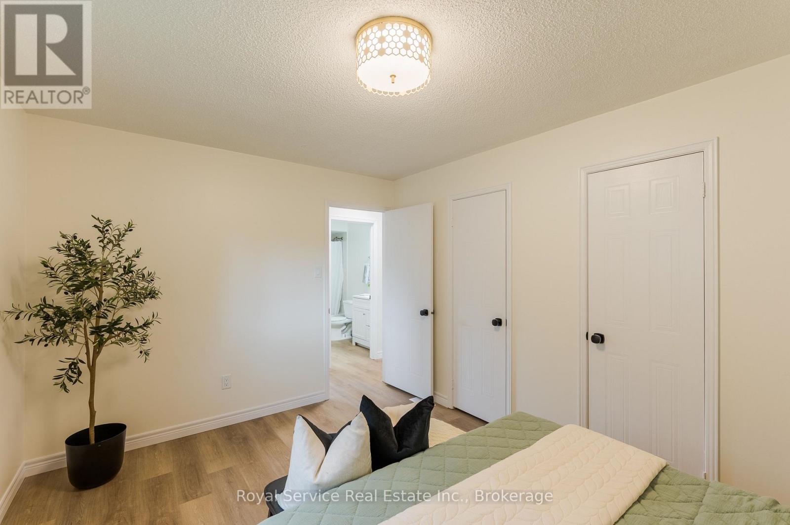 228 TOWERHILL ROAD - 25