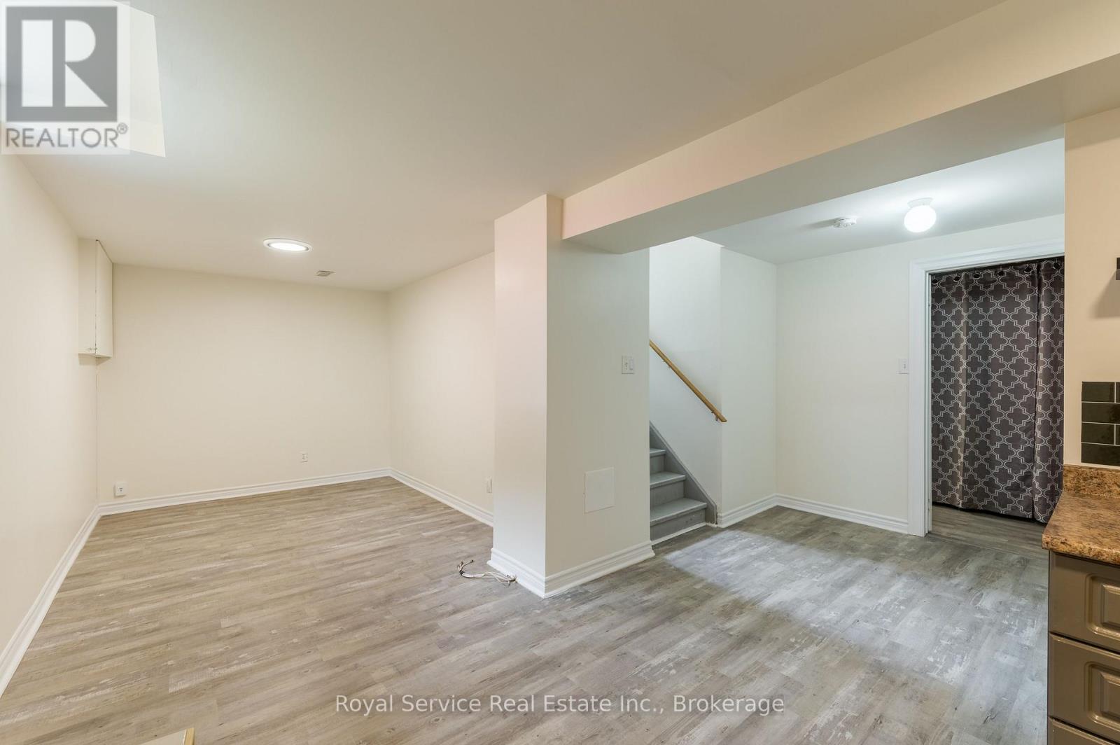 228 TOWERHILL ROAD - 30