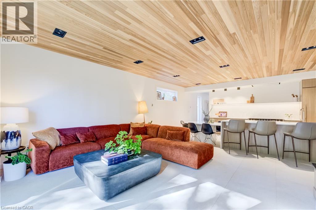 441 EAST Avenue - Image 10
