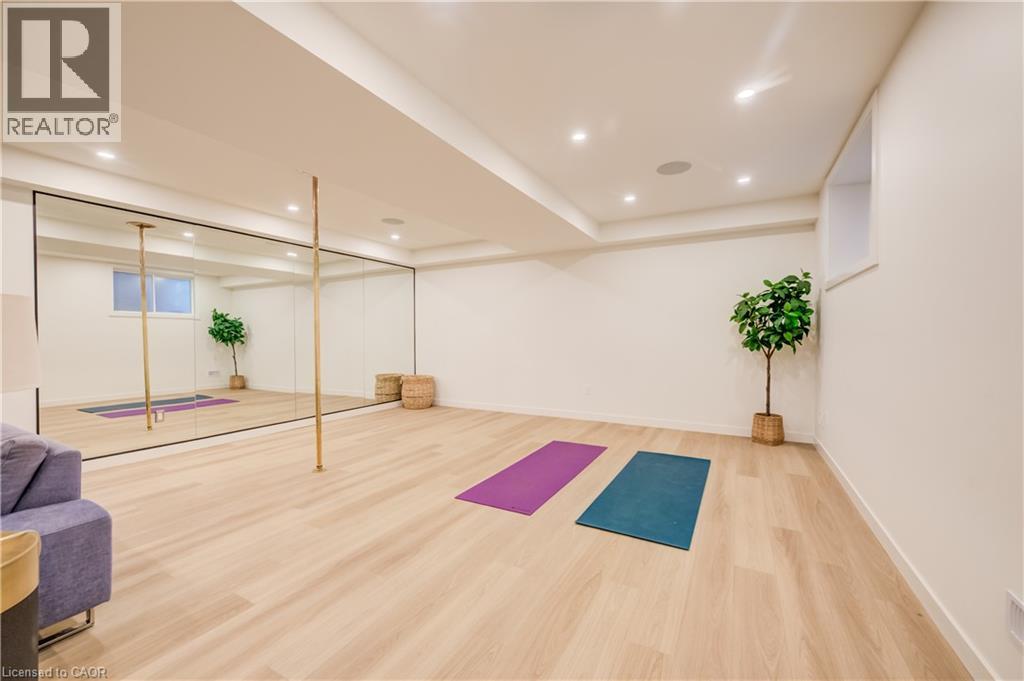 441 EAST Avenue - Image 39