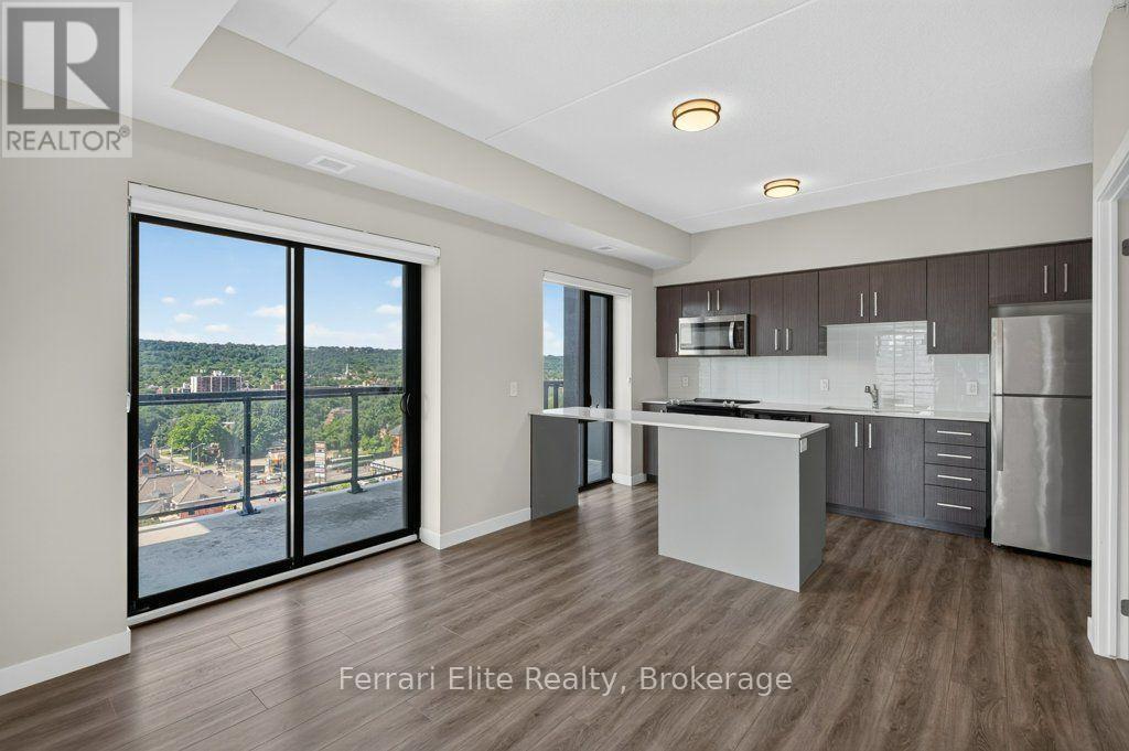 #1114 15 QUEEN STREET S - 13