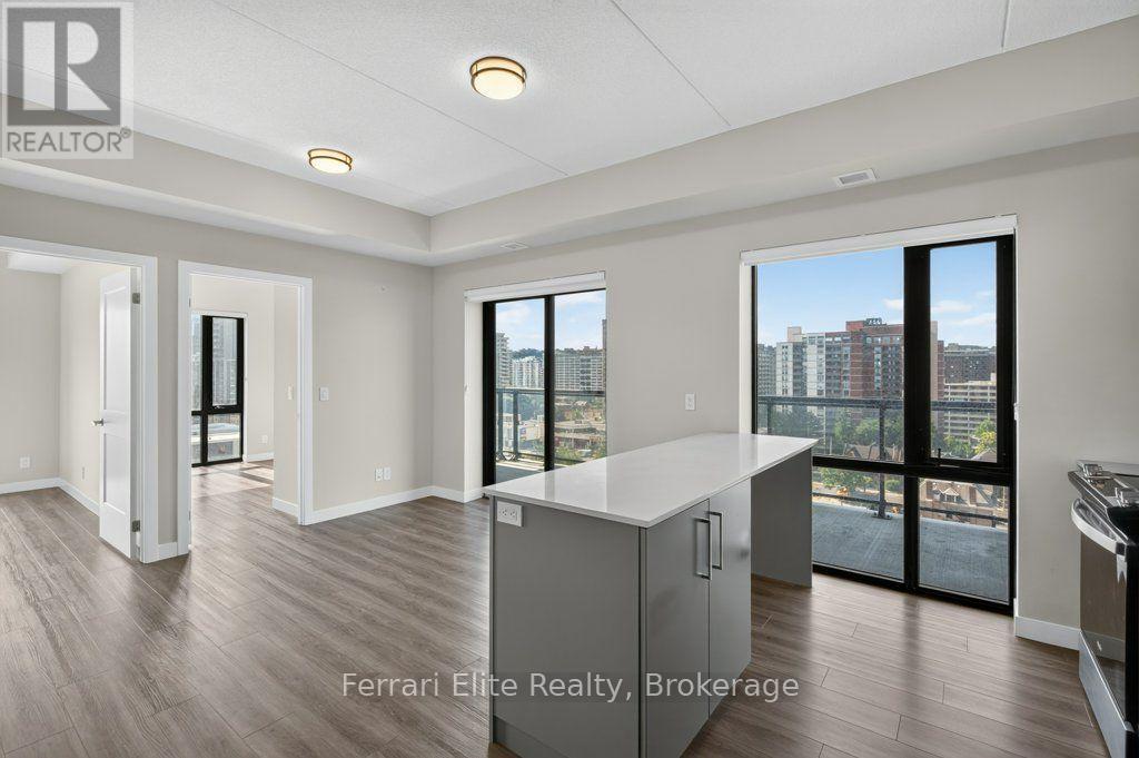#1114 15 QUEEN STREET S - 14