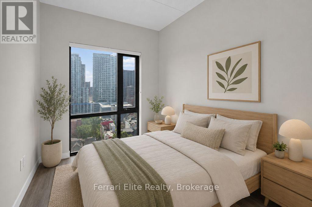 #1114 15 QUEEN STREET S - 16