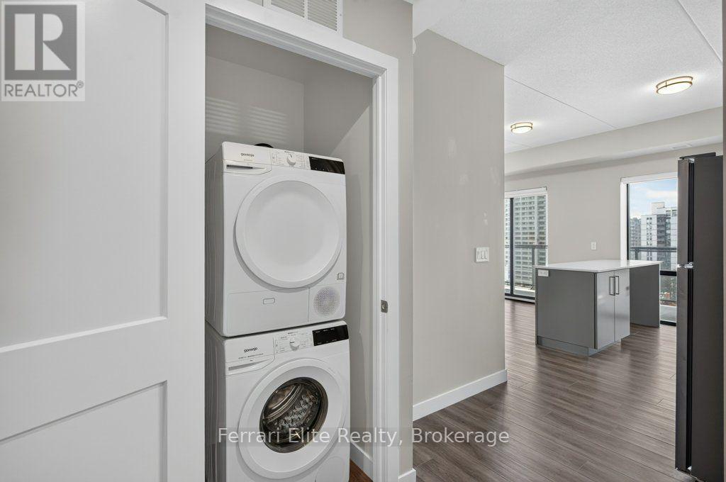 #1114 15 QUEEN STREET S - 20