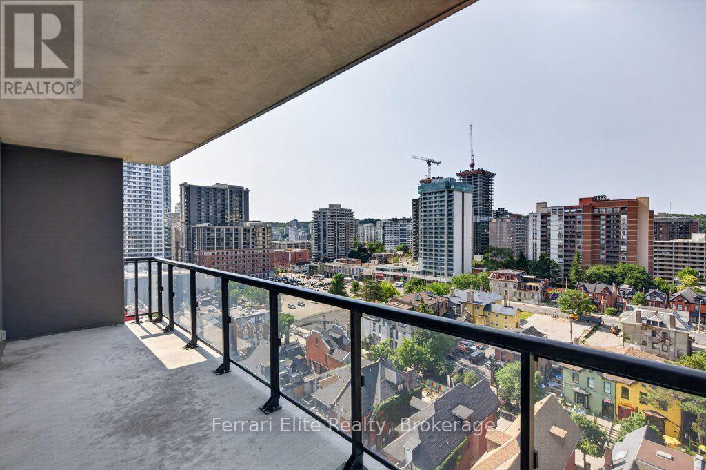 #1114 15 QUEEN STREET S - 23