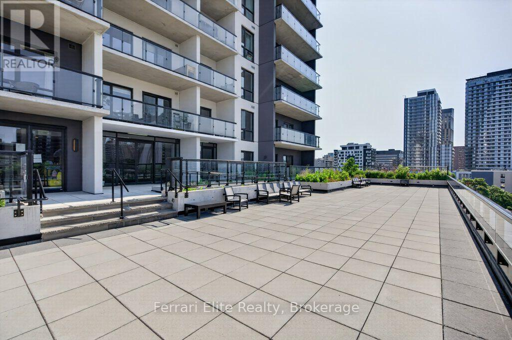 #1114 15 QUEEN STREET S - 35
