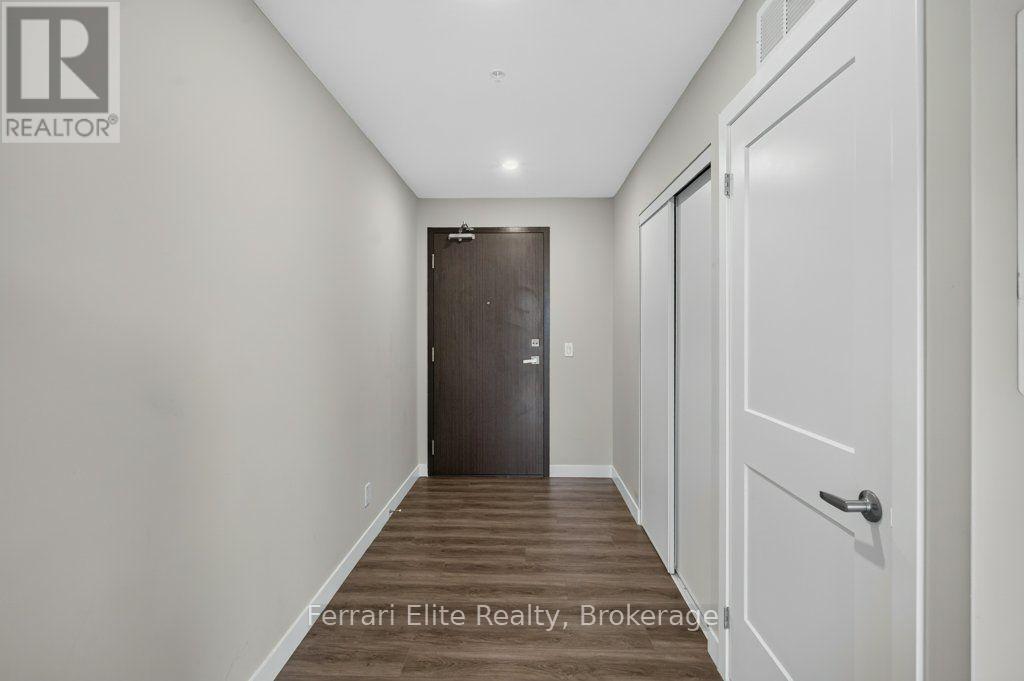 #1114 15 QUEEN STREET S - 4