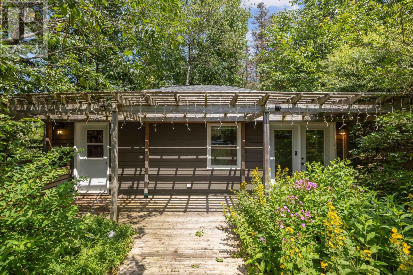 843 Rattenbury Road - Image 37