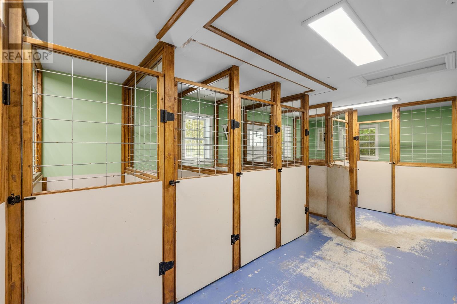 843 Rattenbury Road - Image 40
