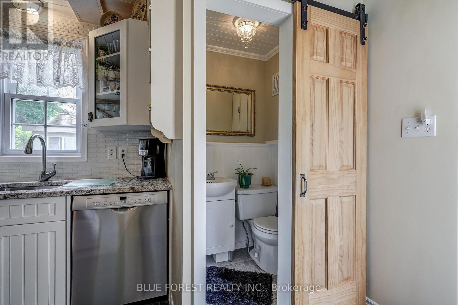 192 MITCHELL STREET - 16