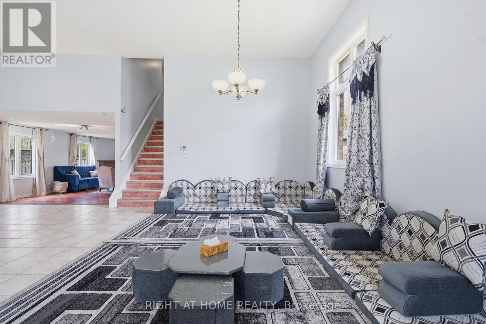 210 HAWTHORNE ROAD - 14