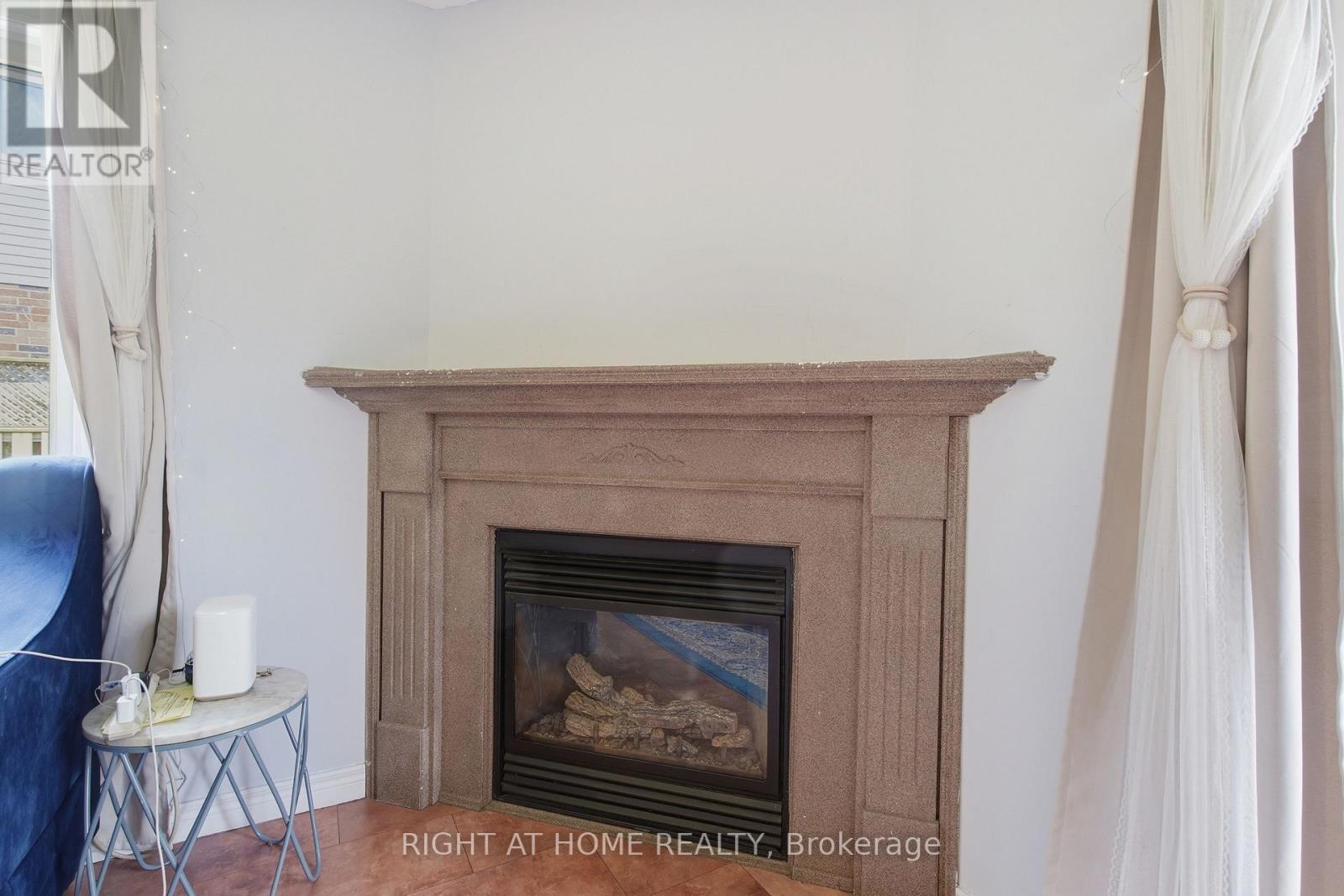 210 HAWTHORNE ROAD - 20