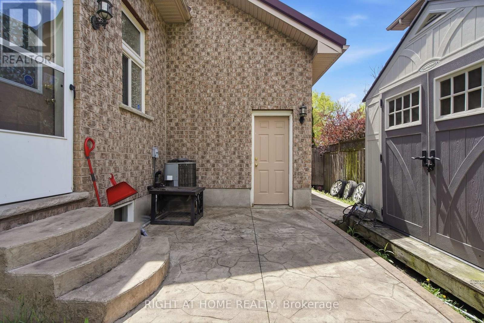 210 HAWTHORNE ROAD - 39