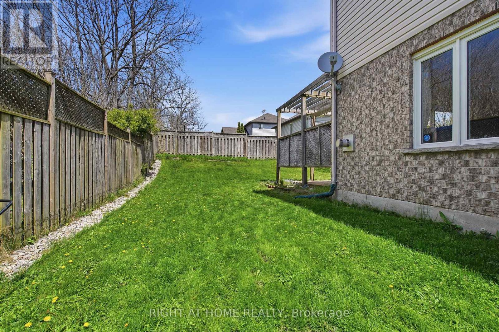 210 HAWTHORNE ROAD - 40