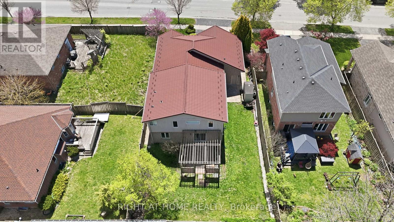 210 HAWTHORNE ROAD - 46