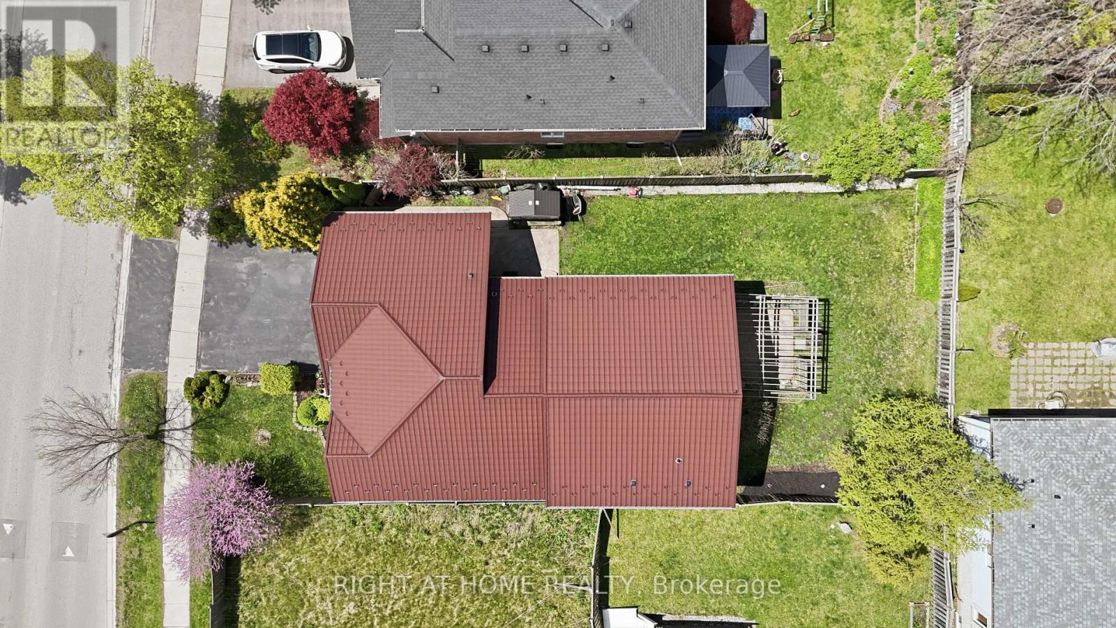 210 HAWTHORNE ROAD - 5