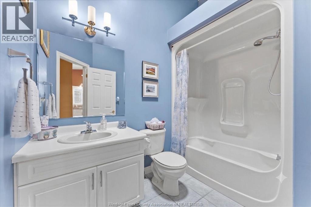 336 ROCKPORT - 19