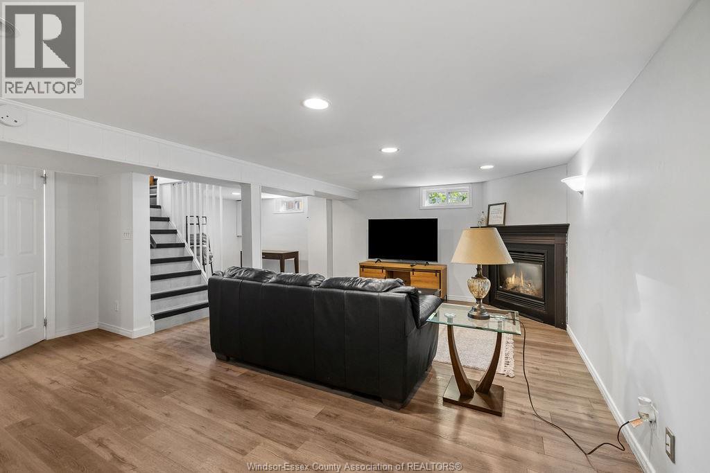 946 BELLEPERCHE - 25