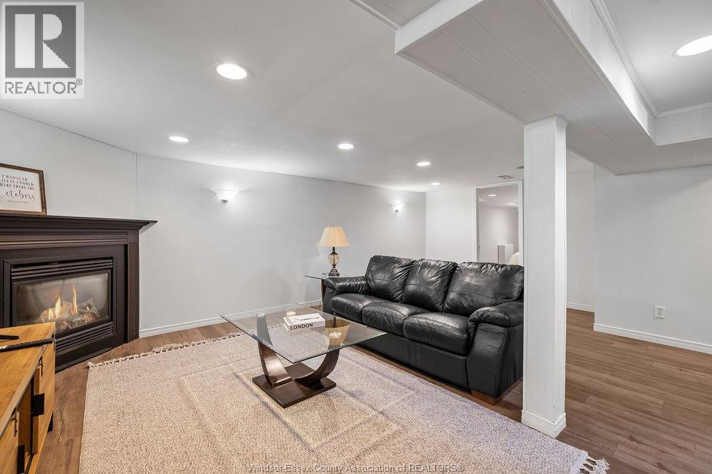946 BELLEPERCHE - 27