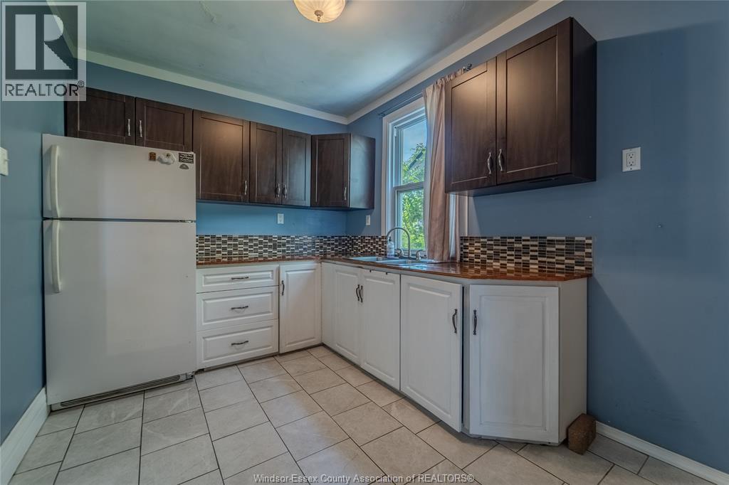 1679 Howard AVENUE - 13