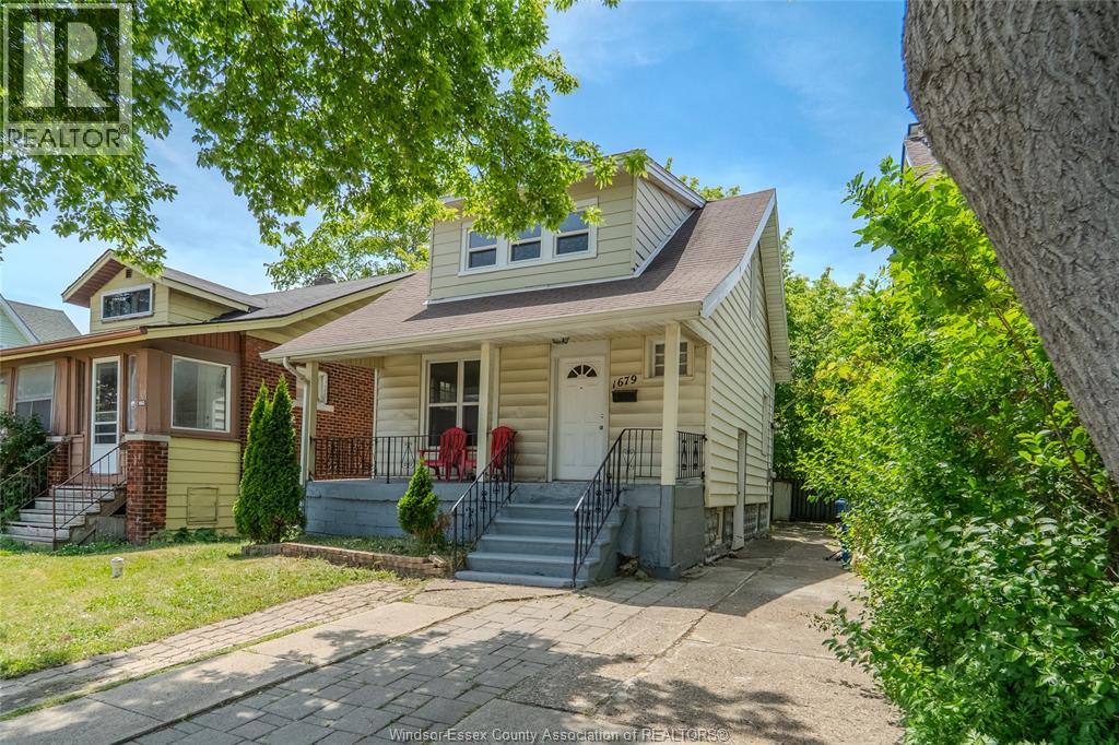 1679 Howard AVENUE - 2