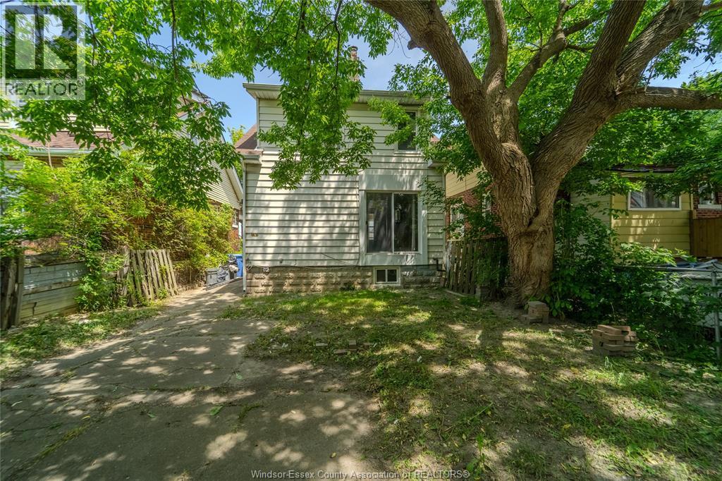 1679 Howard AVENUE - 21
