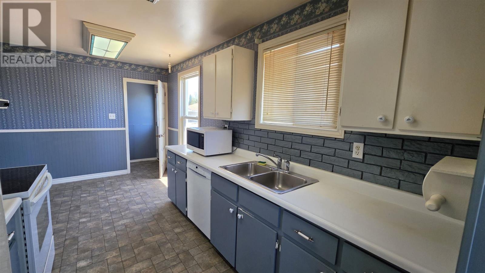 78 Chartwell DR - 17