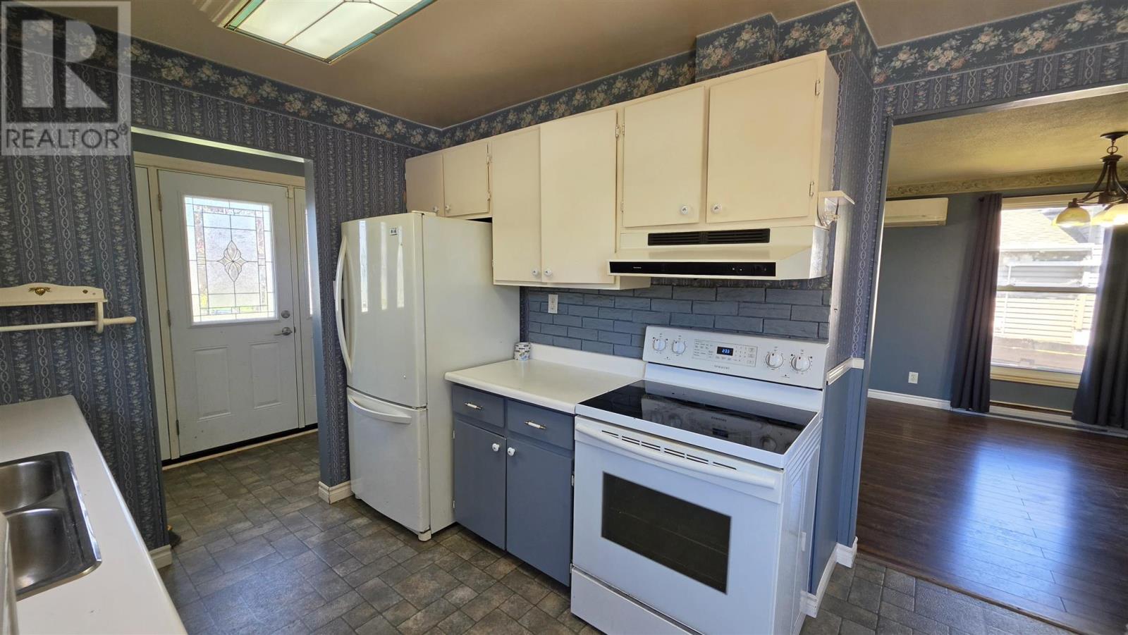 78 Chartwell DR - 16