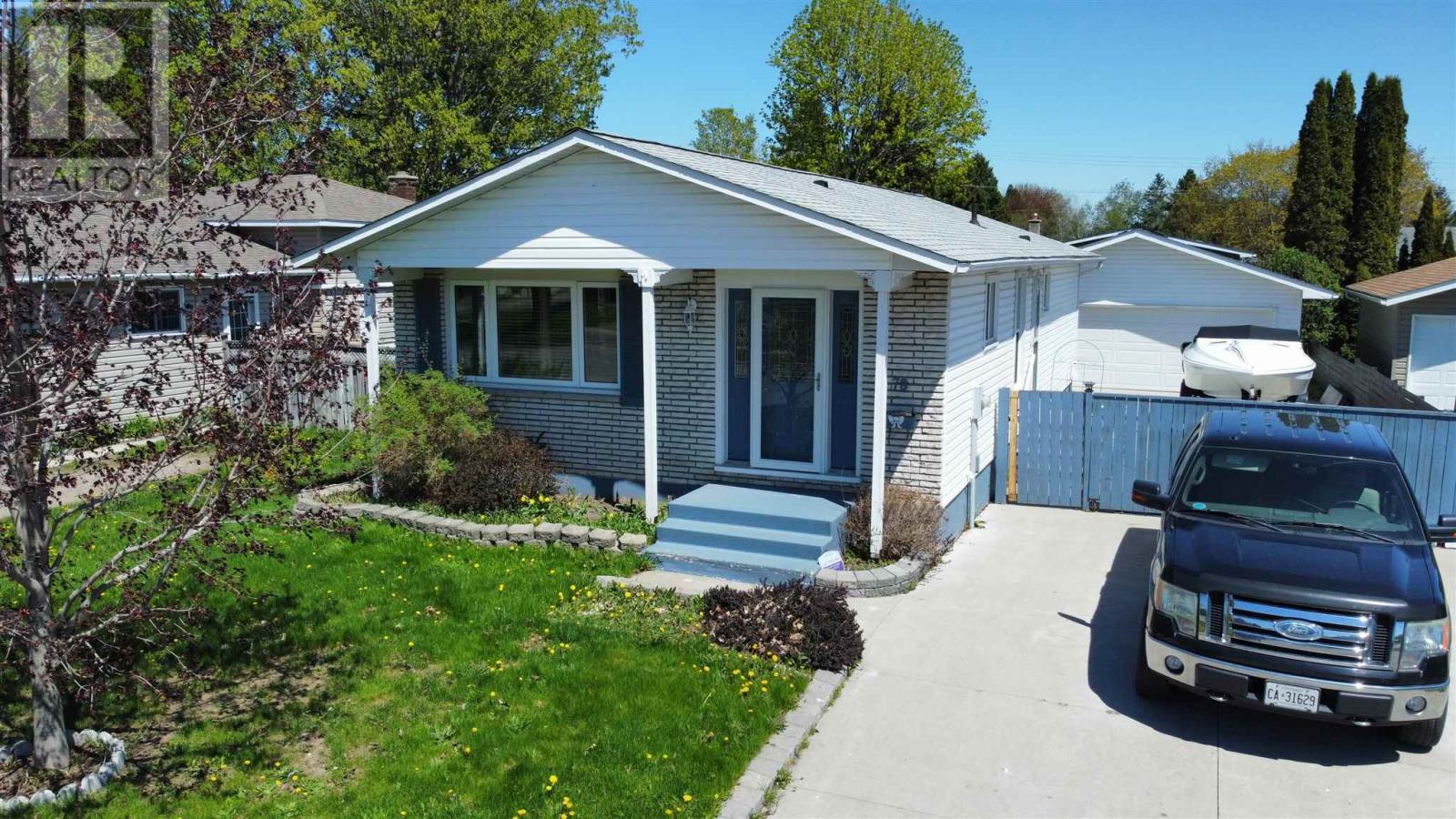 78 Chartwell DR - 1