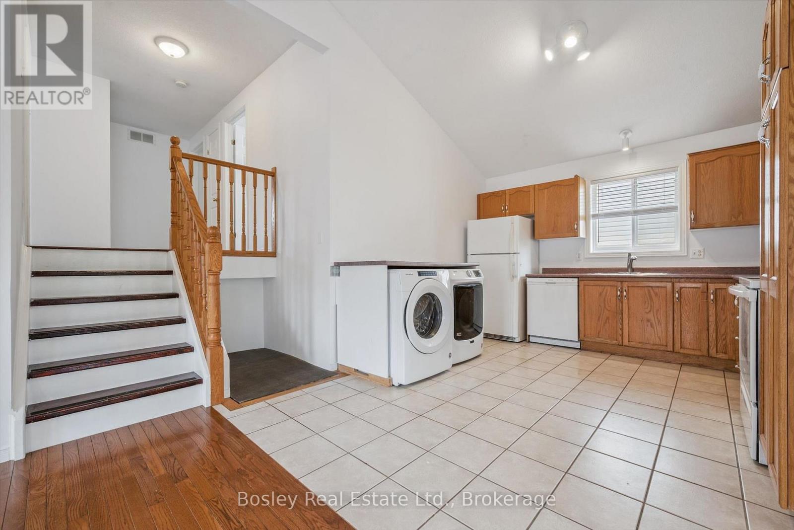 4 HAYWARD CRESCENT - 10