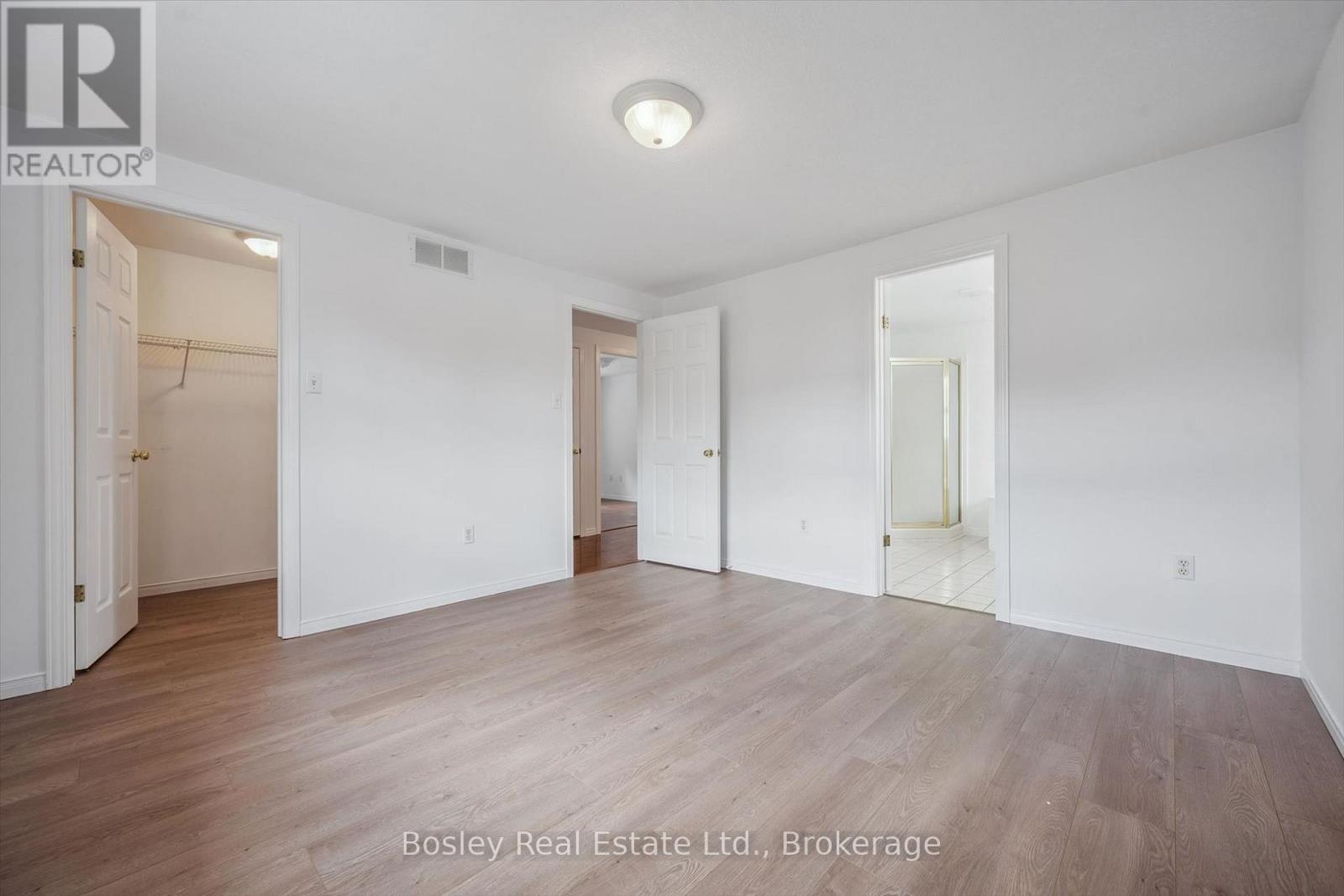 4 HAYWARD CRESCENT - 19