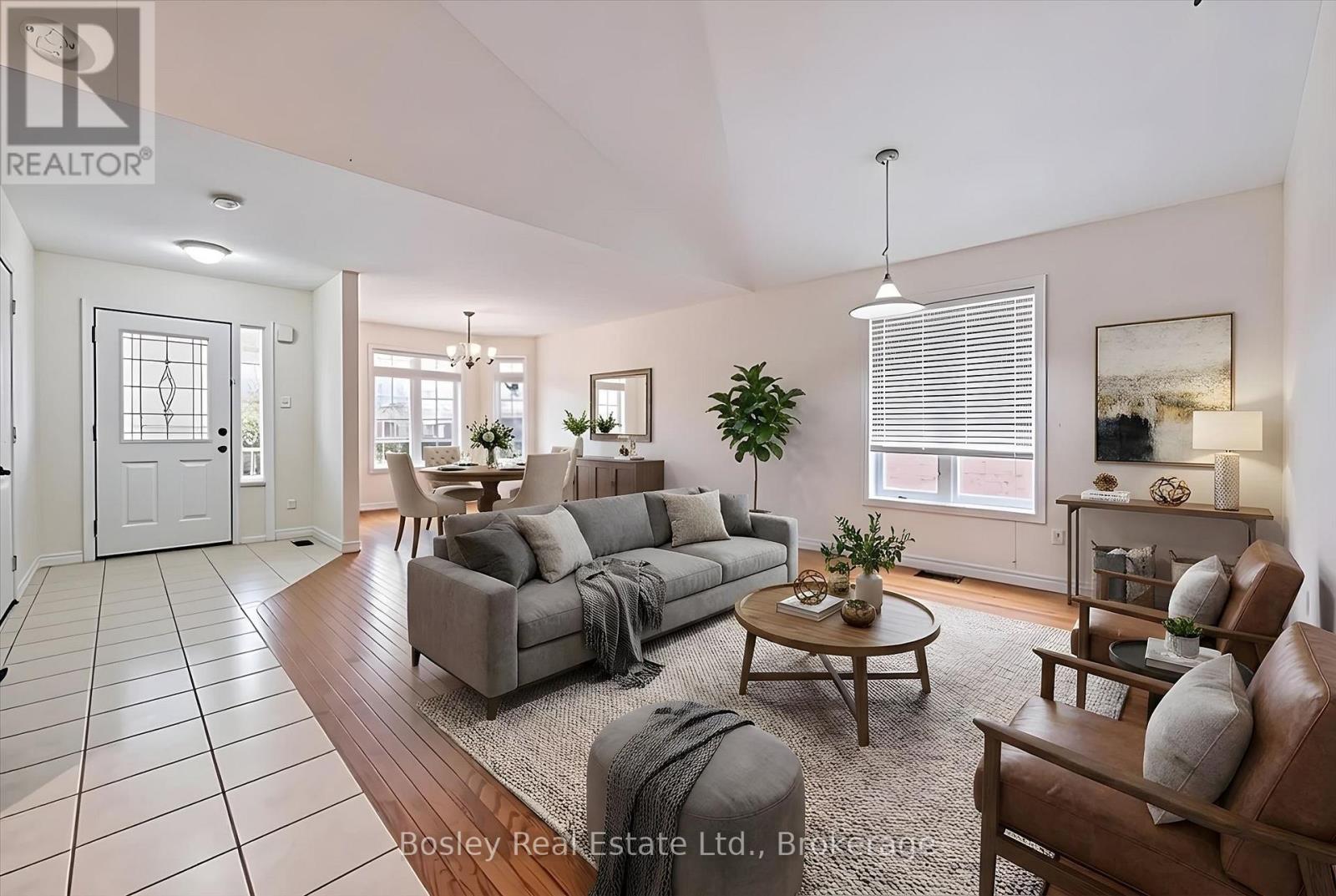 4 HAYWARD CRESCENT - 2