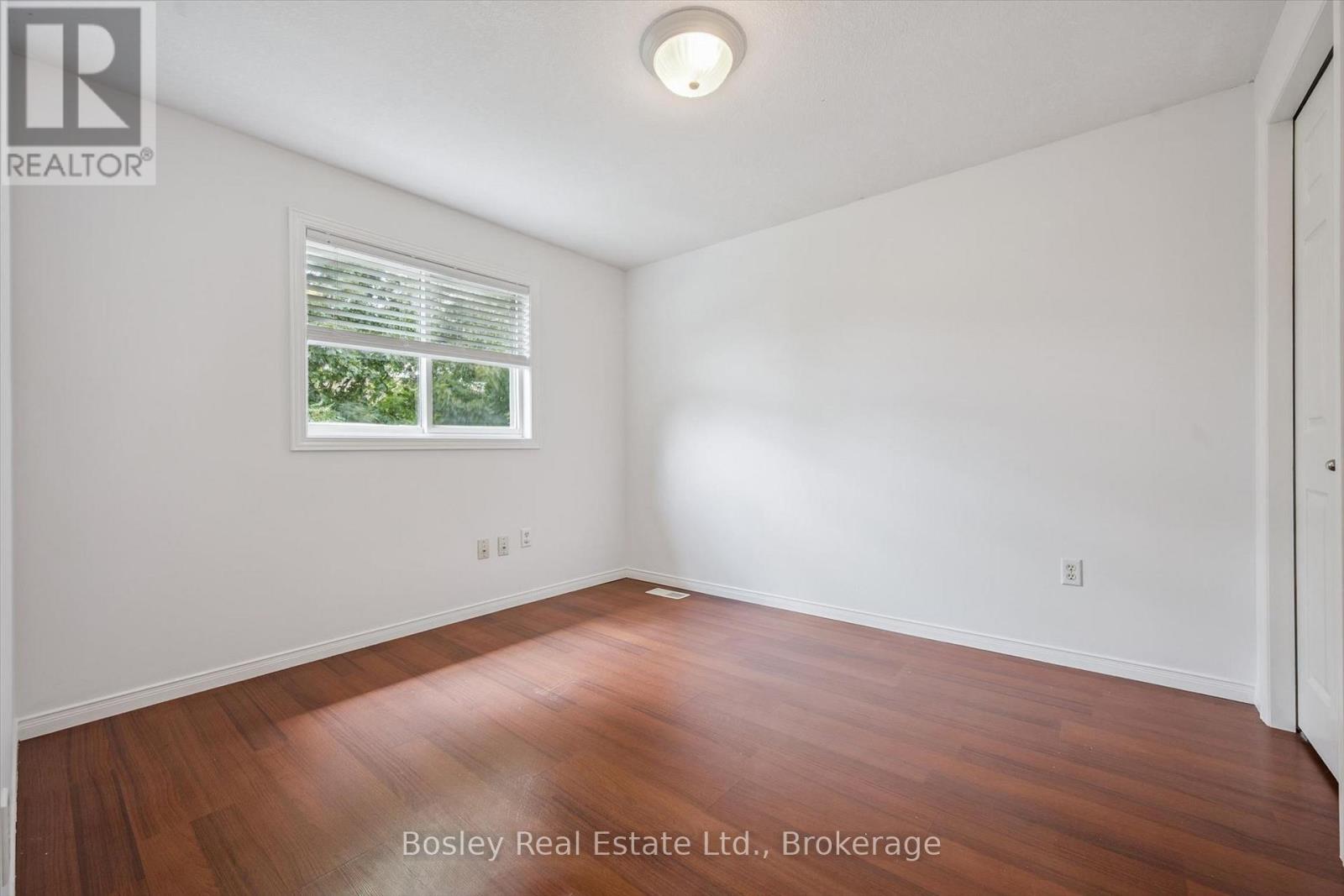 4 HAYWARD CRESCENT - 20