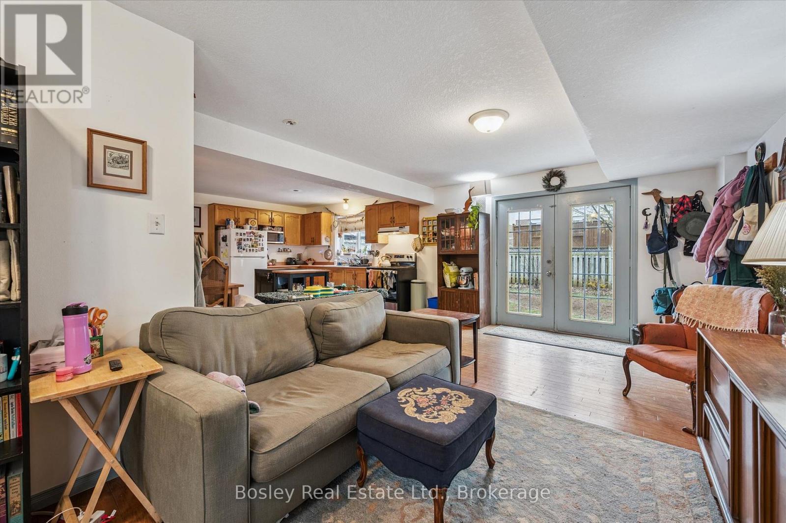 4 HAYWARD CRESCENT - 30