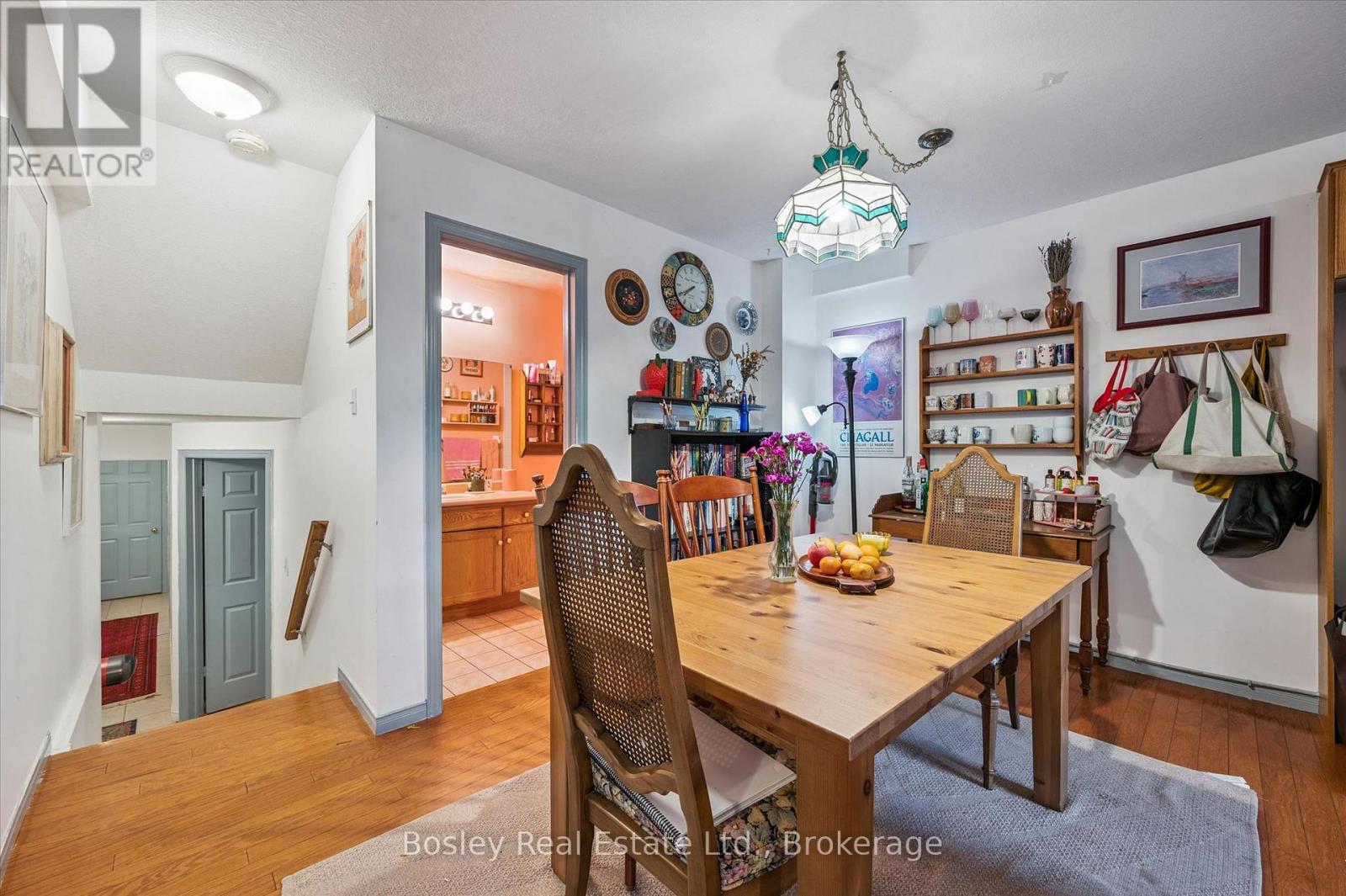 4 HAYWARD CRESCENT - 34