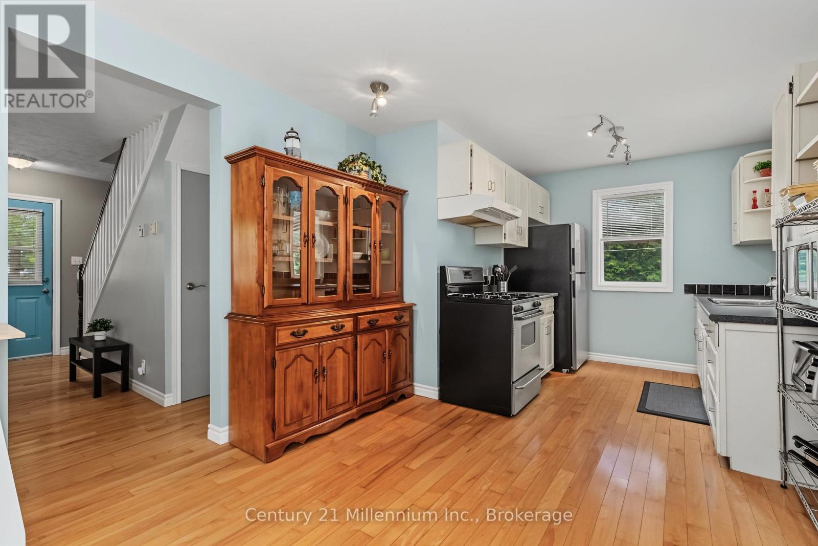 355 SPENCE STREET - 10