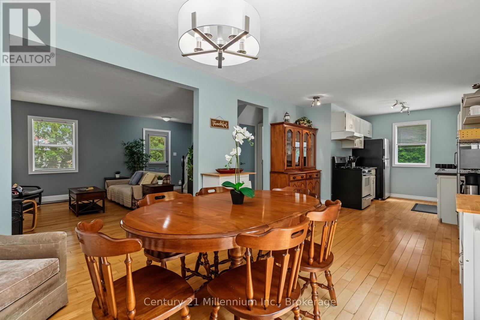 355 SPENCE STREET - 15