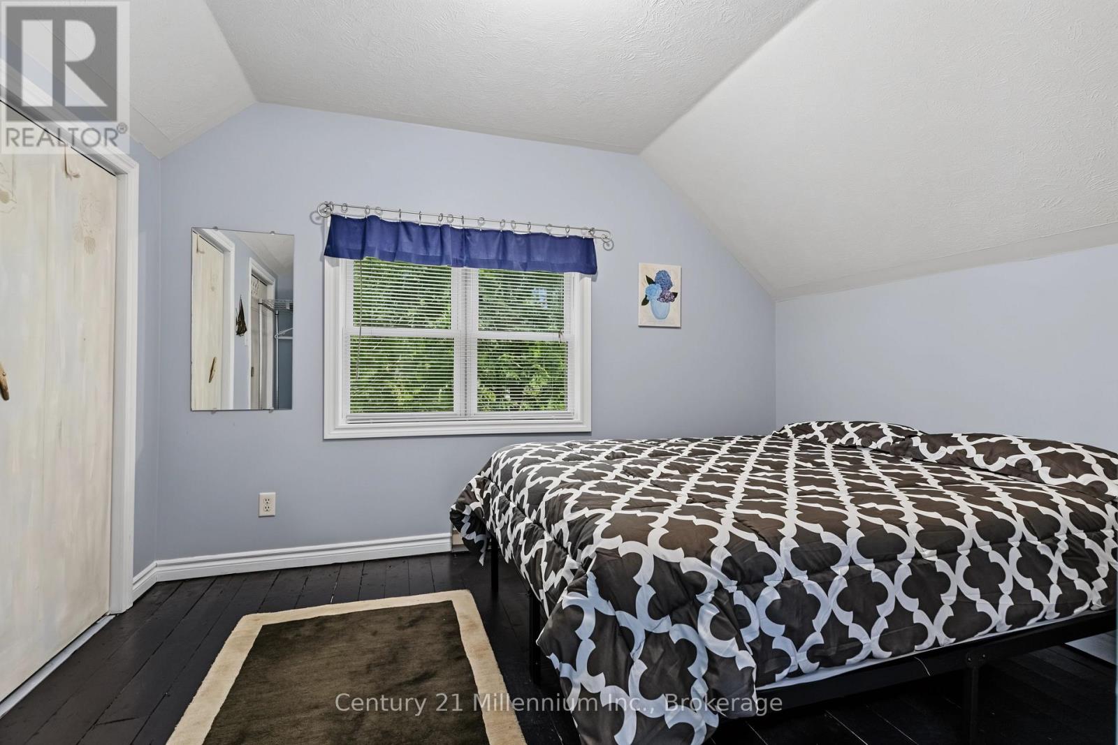 355 SPENCE STREET - 28