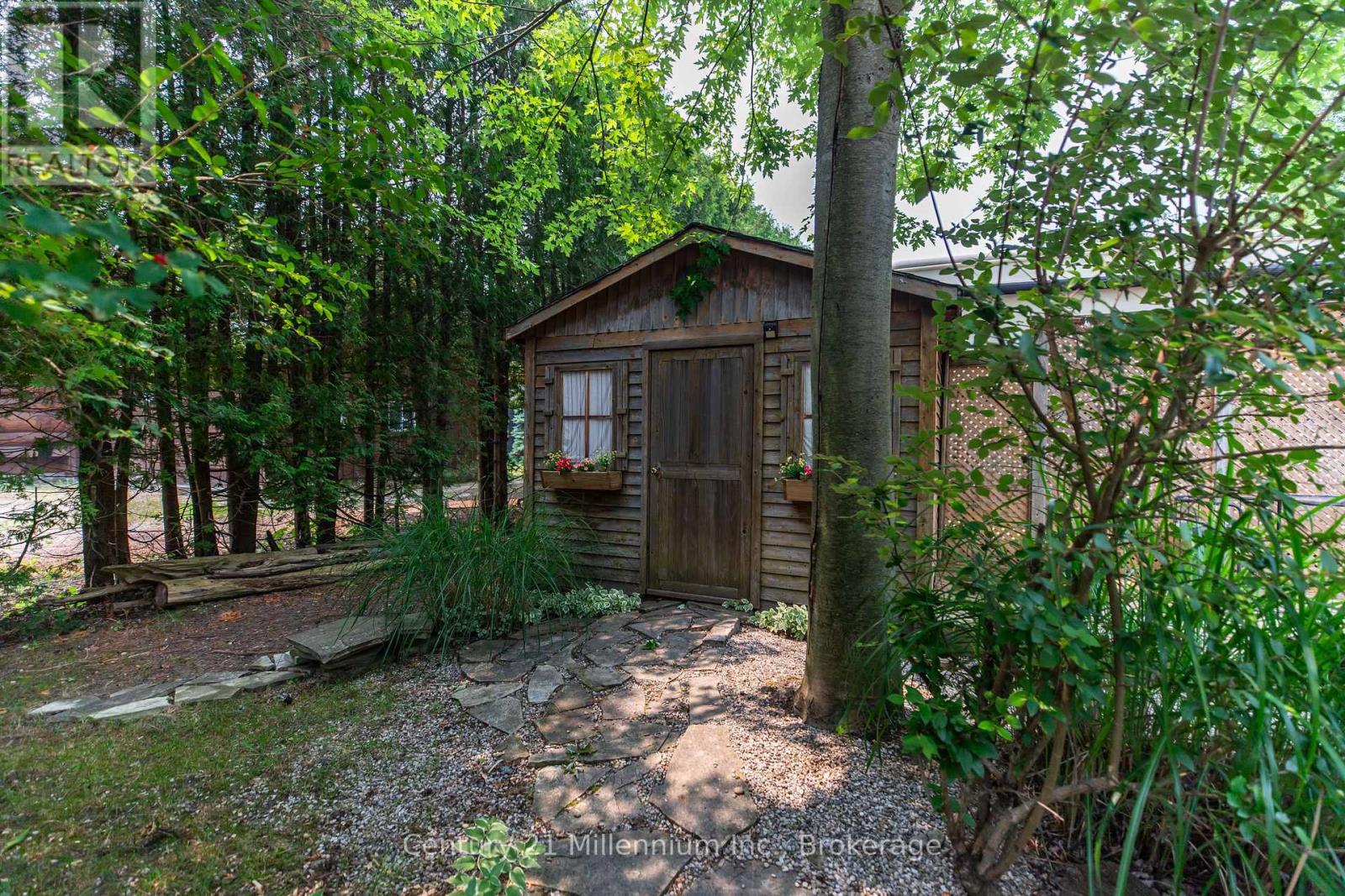 355 SPENCE STREET - 38