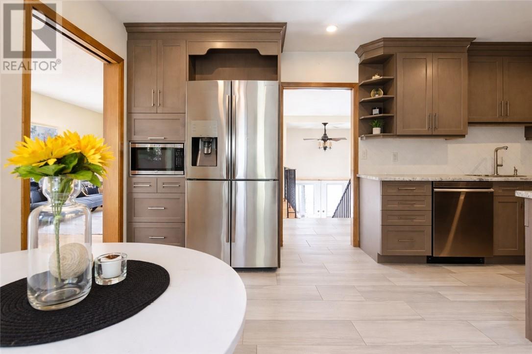 2288 Muriel Crescent - 11
