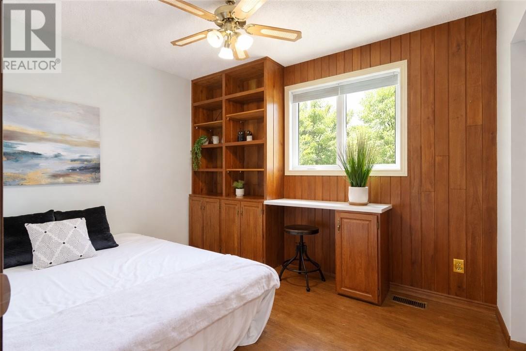 2288 Muriel Crescent - 20