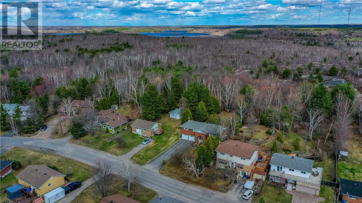 2288 Muriel Crescent - 44