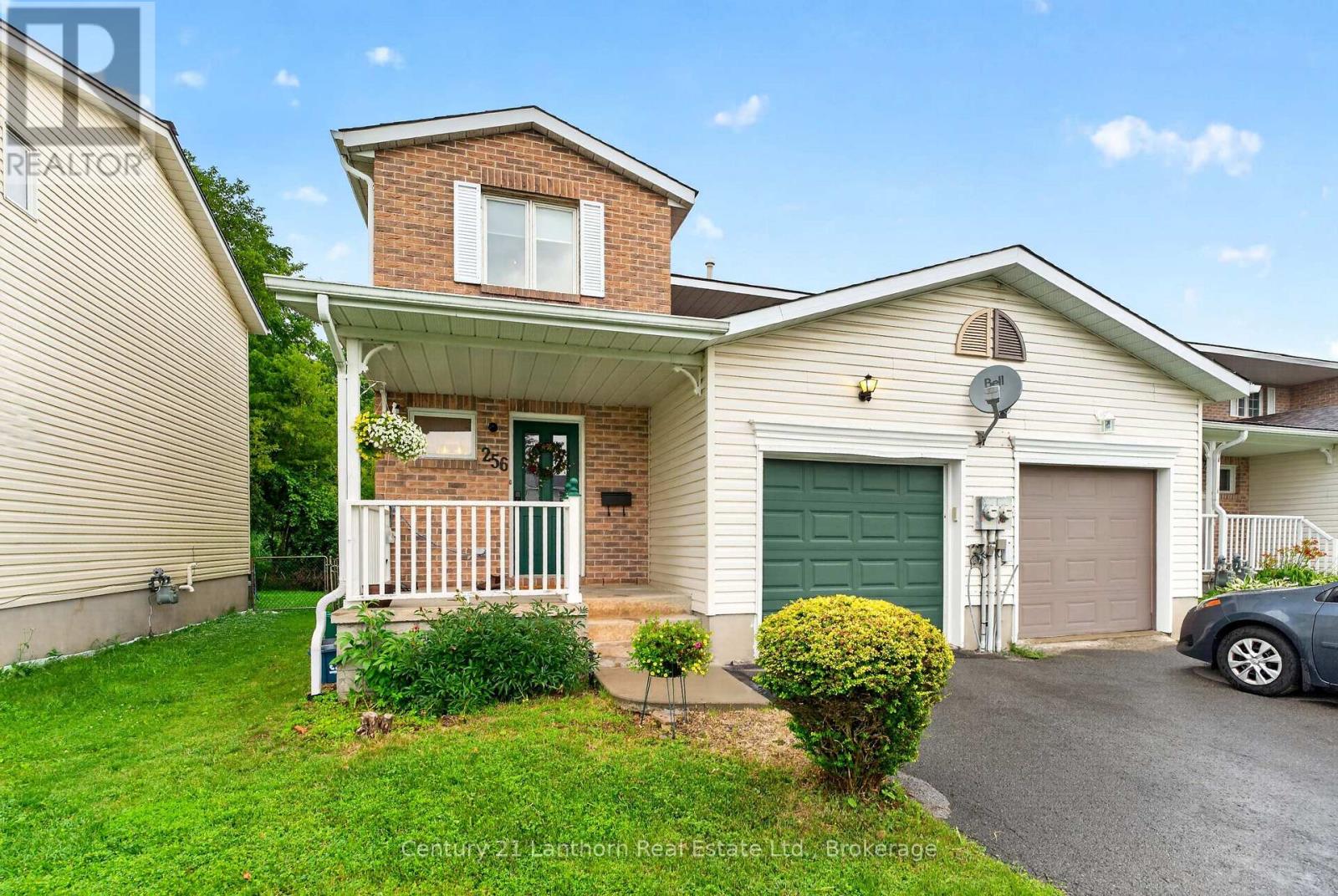 256 VANGUARD COURT - 1