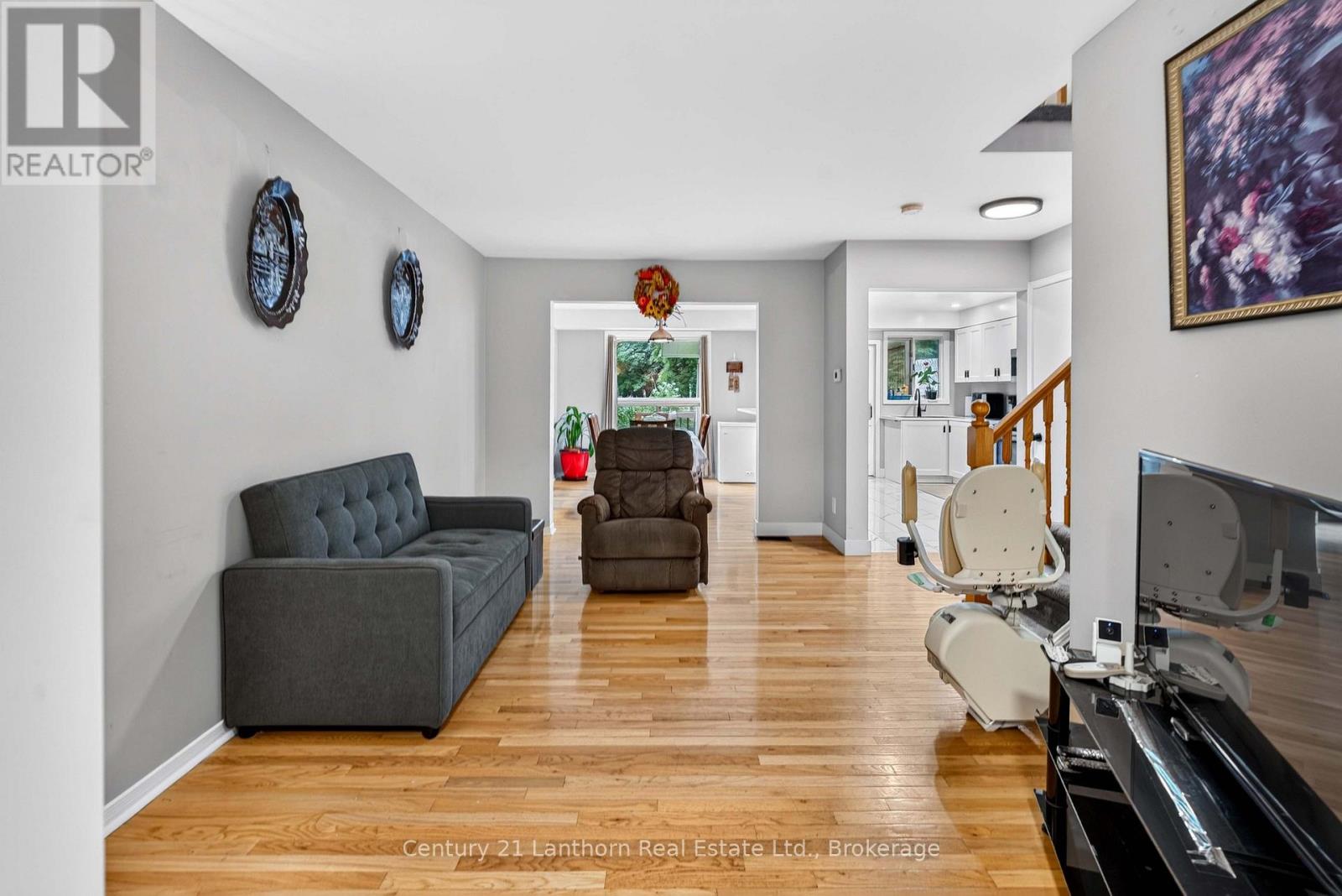 256 VANGUARD COURT - Image 10