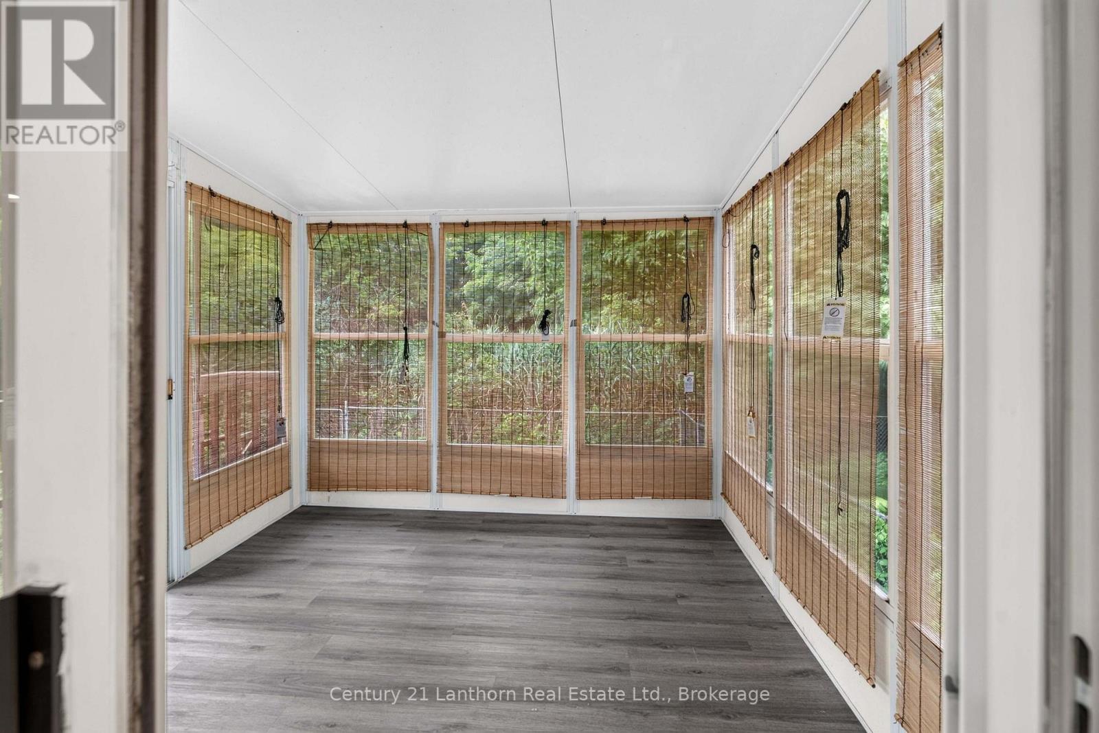 256 VANGUARD COURT - 19