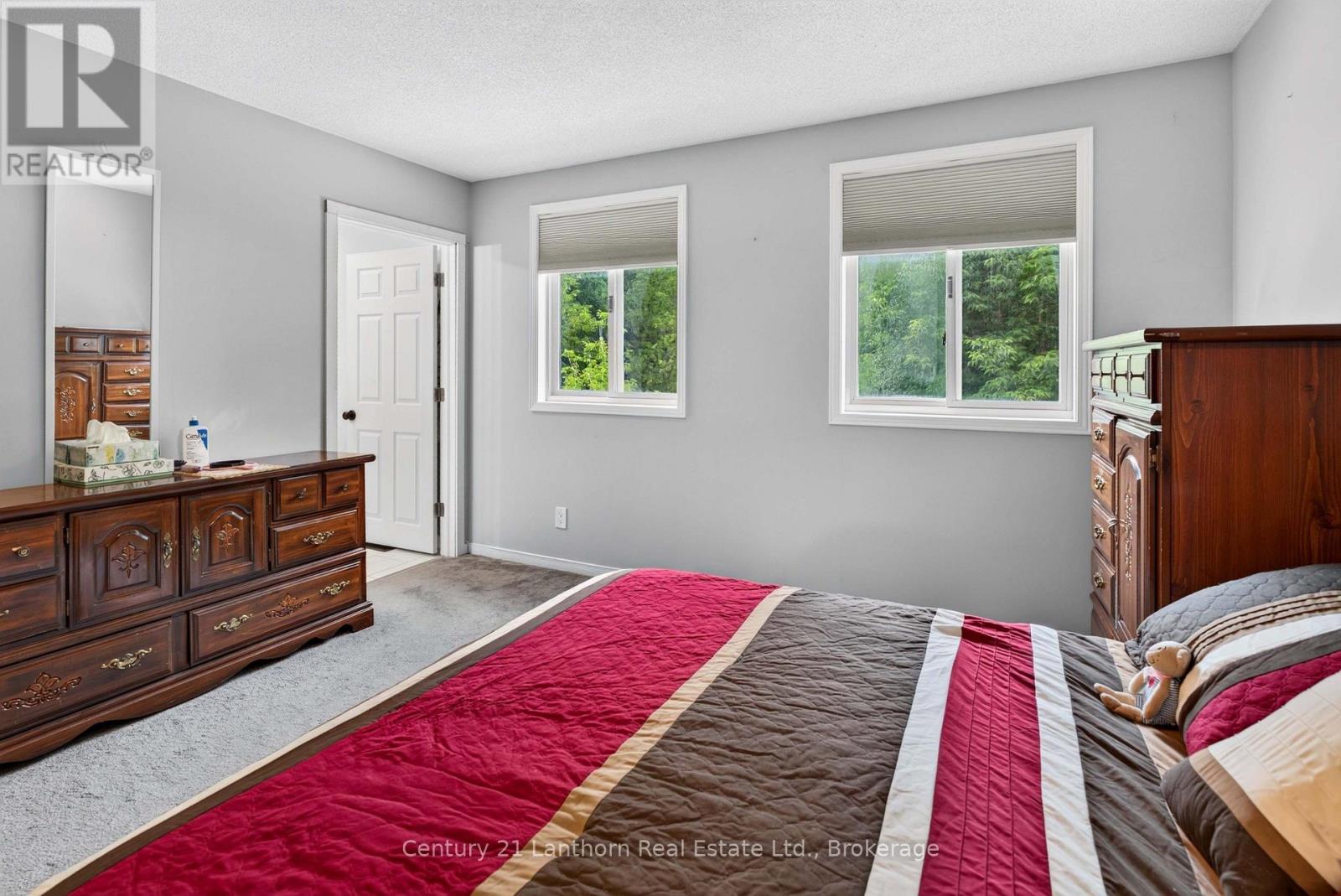 256 VANGUARD COURT - Image 29