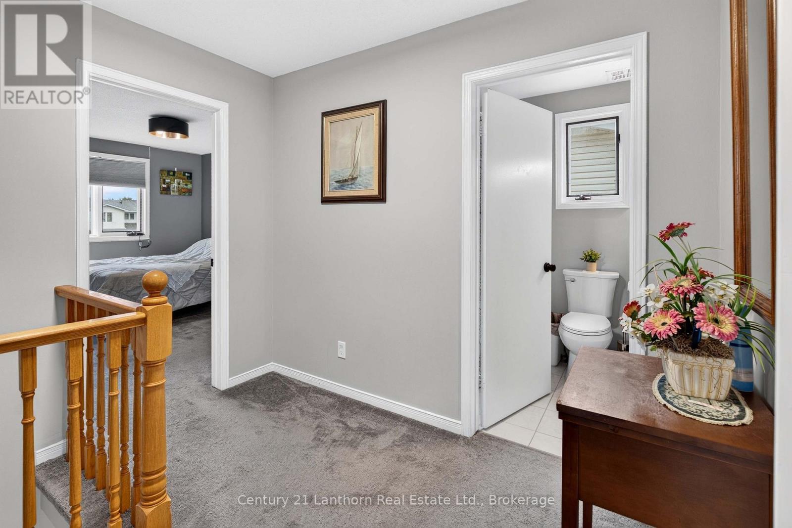 256 VANGUARD COURT - 33