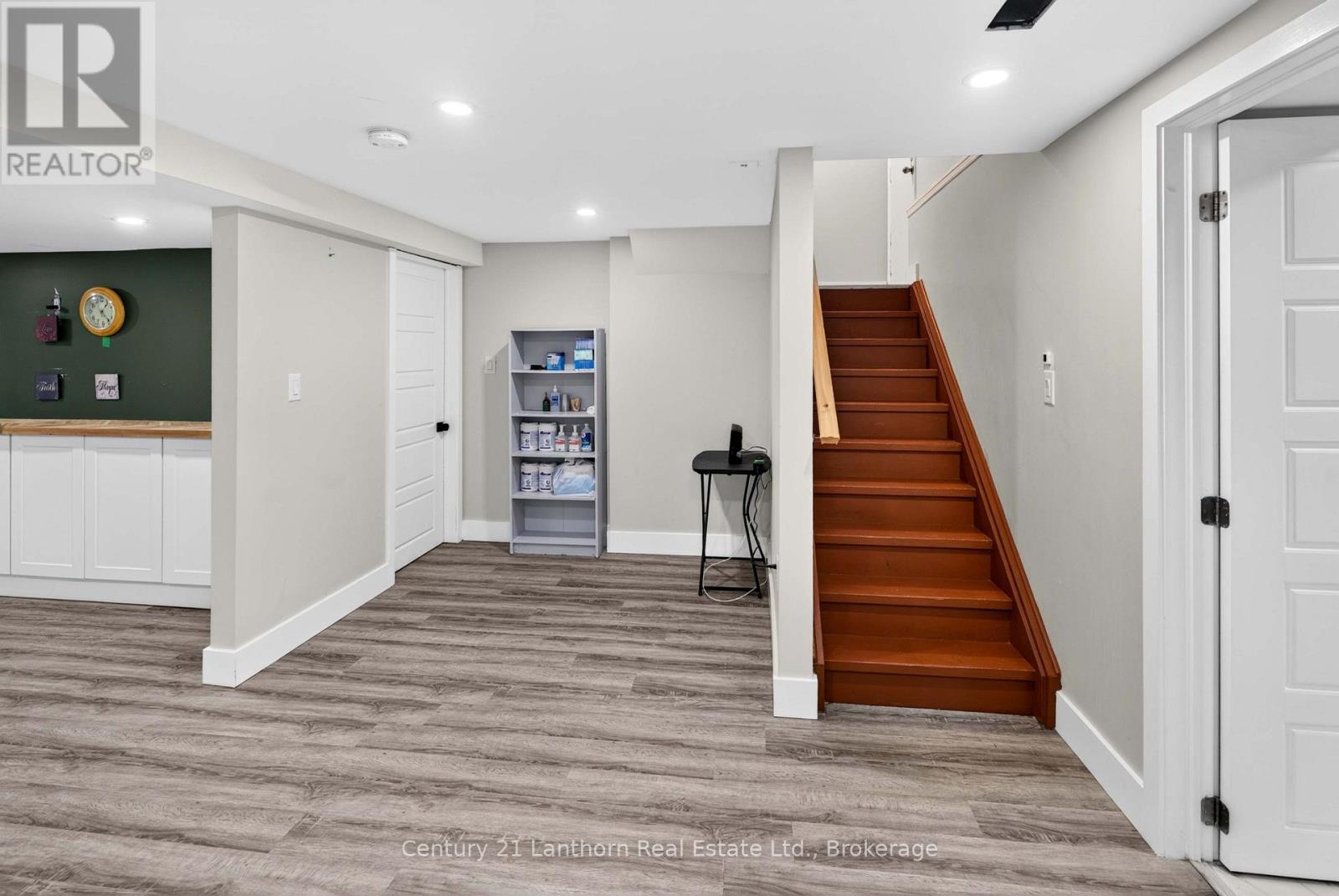 256 VANGUARD COURT - Image 38